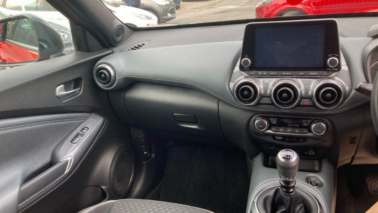 Nissan Juke 1.0 DiG-T 114 N-Connecta 5dr Petrol Hatchback